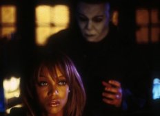 Halloween: Resurrection (2002) – Jamie Lee Curtis & Busta Rhymes HORROR MOVIE REVIEW