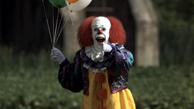 IT (1990) – HORROR MOVIE REVIEW