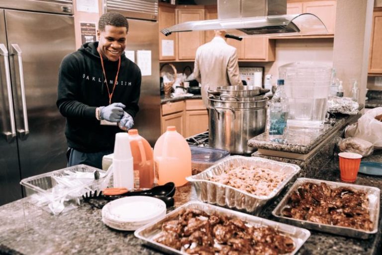 Devin Haney Gives Back to his Community, Volunteers to Feed Homeless Youth in Las Vegas – Boxing News