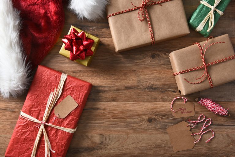 Christmas Gift Time: Shopping Around for the Right Thing – Holiday Shopping News