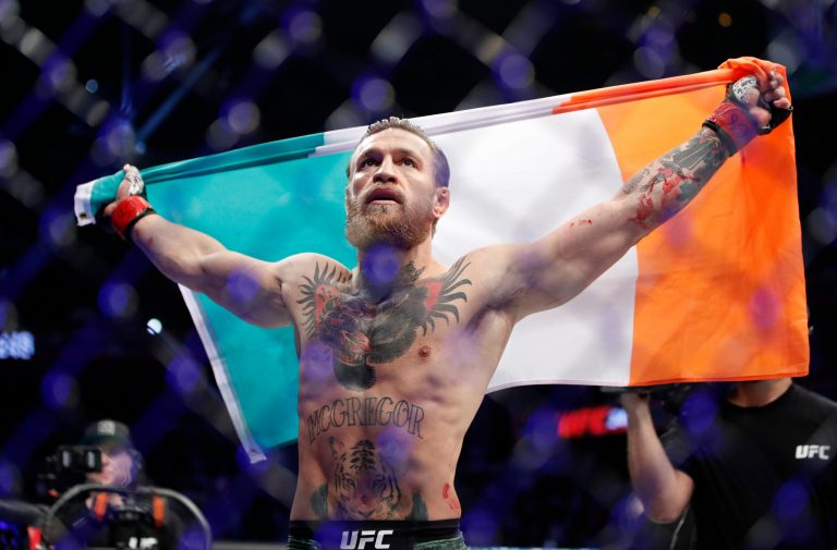 Conor McGregor VS Oscar De La Hoya: MMA VS BOXING CIRCUS Coming to Town – Boxing/MMA News