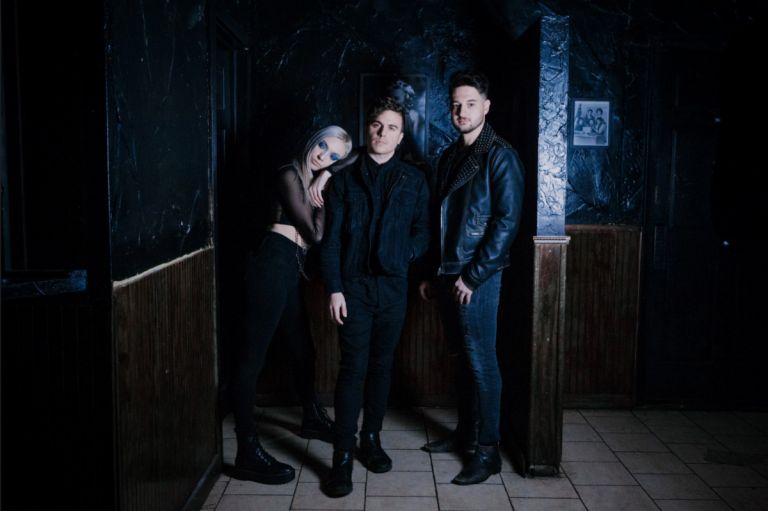 VISTA Share New Single “Dirty Laundry” – New EP ‘The Ruins’ Out February 14th – Music News