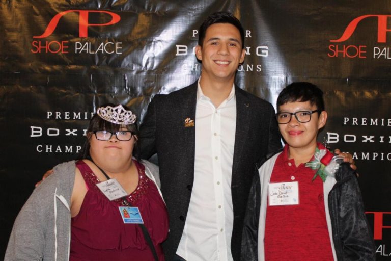 Omar Juarez Greets Kids with Special Needs at the Tim Tebow Foundation’s Night to Shine Event – Boxing News