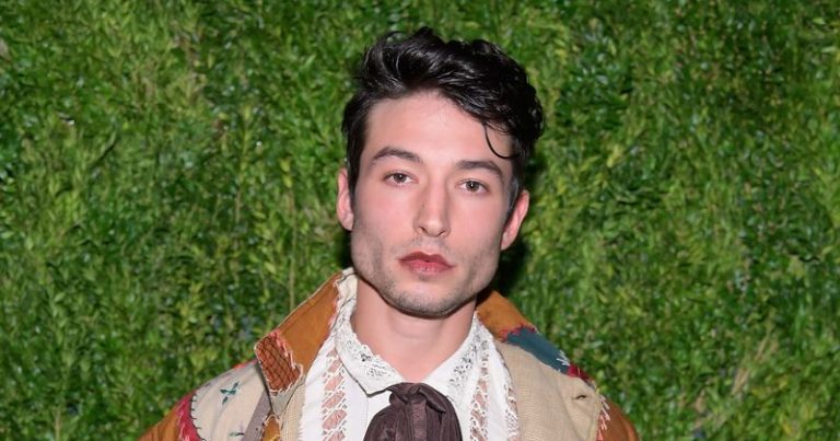 Ezra Miller CHOKES OUT FAN: “He’s Not a Man’s Man.  He’s a Joke!” – Fantastic Beasts Star Put on Blast – Breaking News