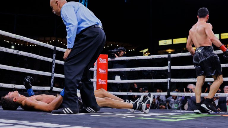 BRIAN MENDOZA Knocks Out SEBASTIAN FUNDORA – Showtime Boxing Results
